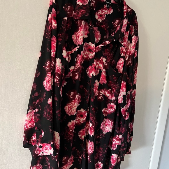 Torrid blouse size 4 - Picture 4 of 11